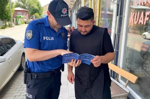 Polis, dolandırıcılığa karşı vatandaşları bilgilendirdi 