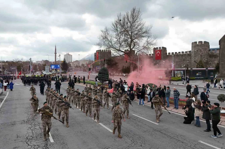 Polis haftasında Özel Harekat’tan nefes kesen gösteri 