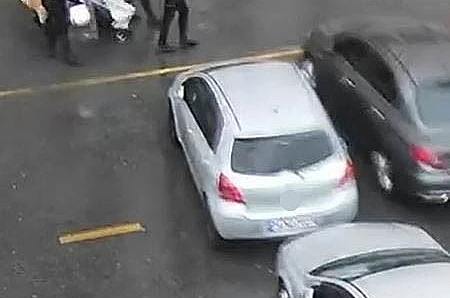 Polis kalkanı, bebeği ve annesini fırtınadan korudu 
