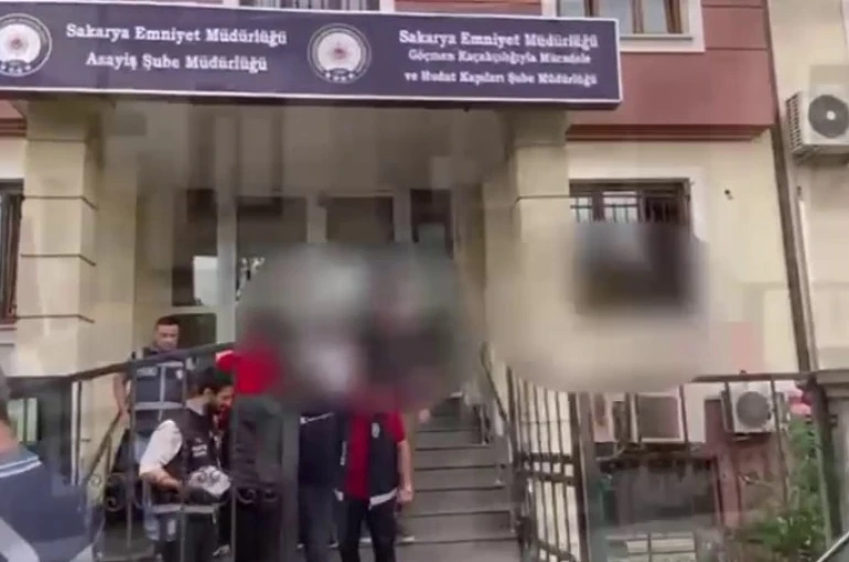 Polis nefes aldırmadı: Bir ayda 319 aranan şahıs yakalandı 