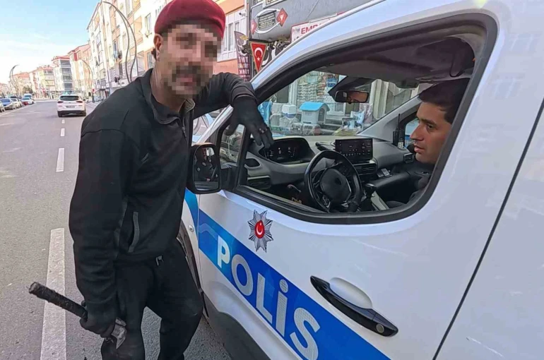 Polis uyarıya geldi, "ahtım var, benzin döküp yakacağım" dedi