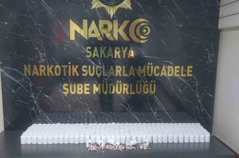 Polis uyuşturucuya geçit vermiyor: 2 tutuklama