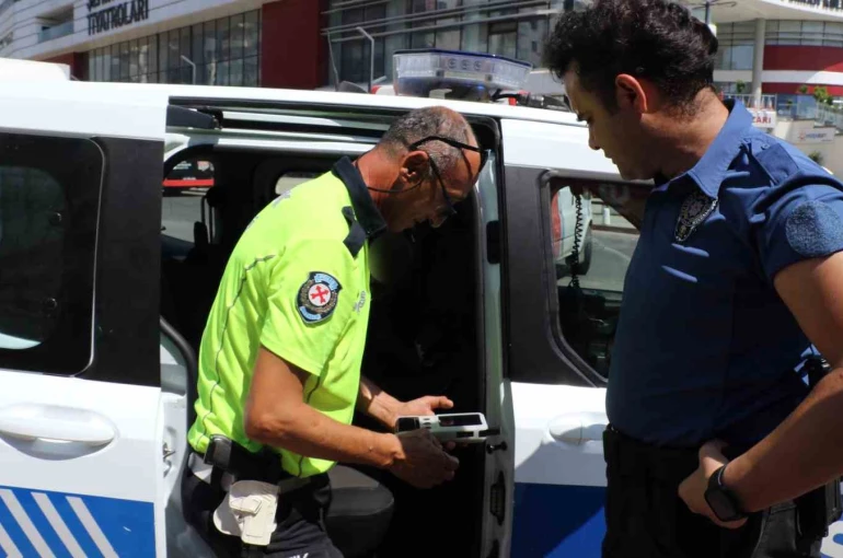 Polisin ’dur’ ihtarına uymayıp 3,86 promil alkollü çıkan sürücüye 450 bin lira ceza