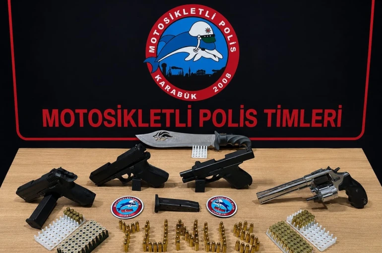 Polisin şüphe üzerine durdurduğu araçtan silah çıktı