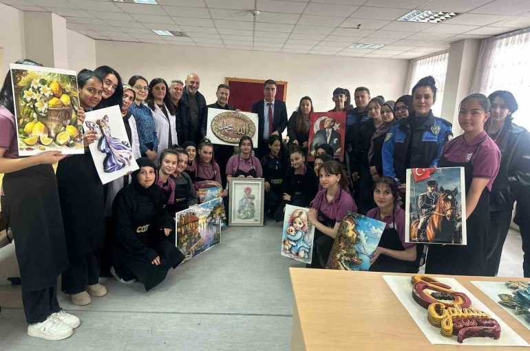 Polisten öğrencilere destek: Kâğıt rölyef kursu ziyaret edildi