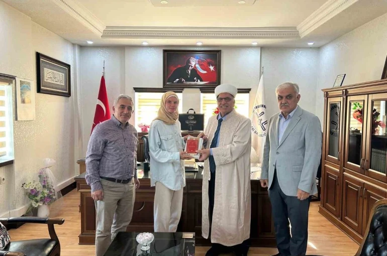 Polonyalı gazeteci Antalya’da Müslüman oldu 