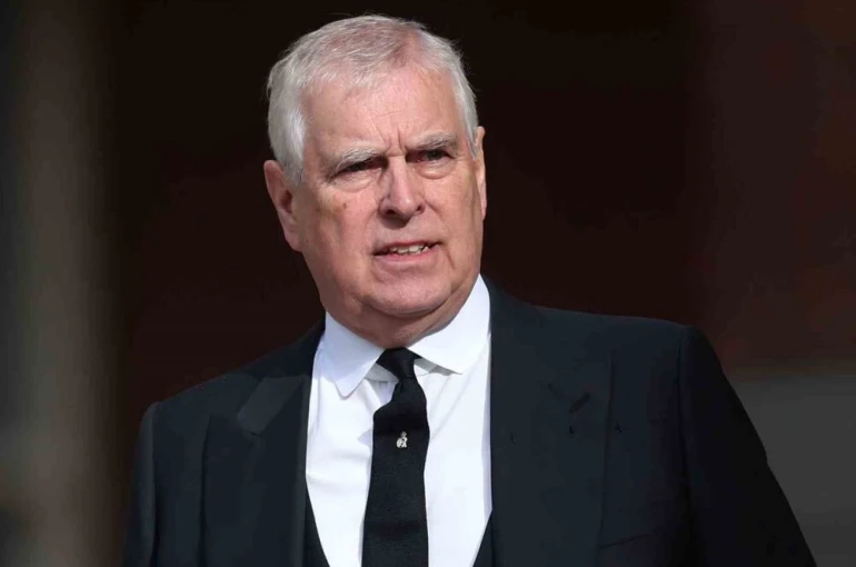 Prens Andrew, "York Dükü" unvanından feragat etti 