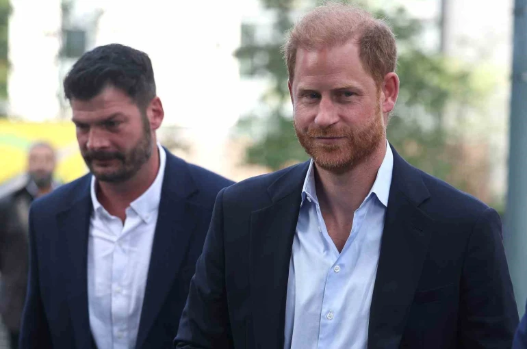 Prens Harry, 18 ay aradan sonra babası Kral III. Charles ile görüştü 