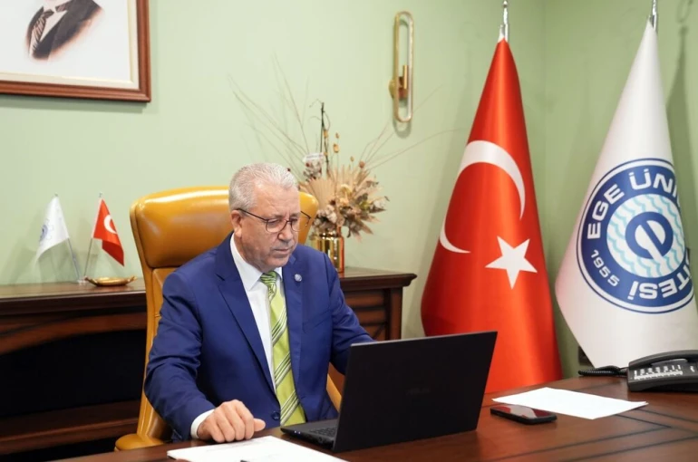 Prof. Dr. Budak: "İzmir Körfezi, şehrimizin en değerli doğal mirasıdır" 