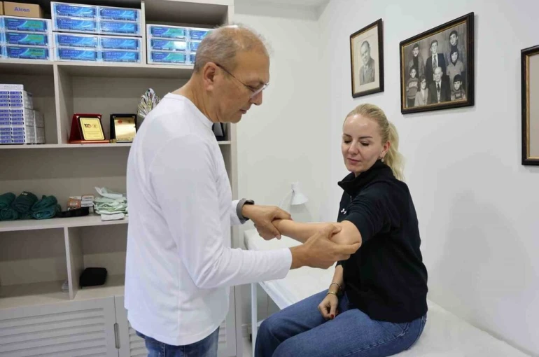 Prof. Dr. Karalezli: "Çıkıklar acildir, doğru tedavi edilmezse ciddi hasar bırakabilir" 