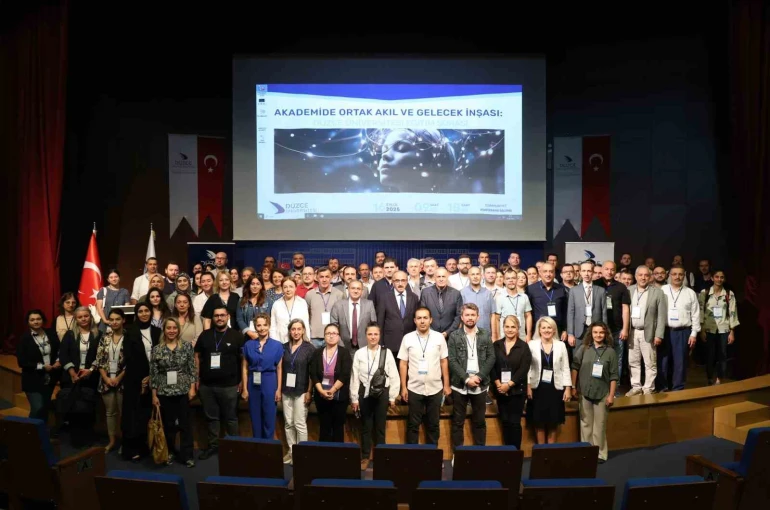 Prof. Dr. Koç "Yalnızca bilgi aktarmakla kalmamalı, öğrenmeyi de sevdirmeliyiz" 