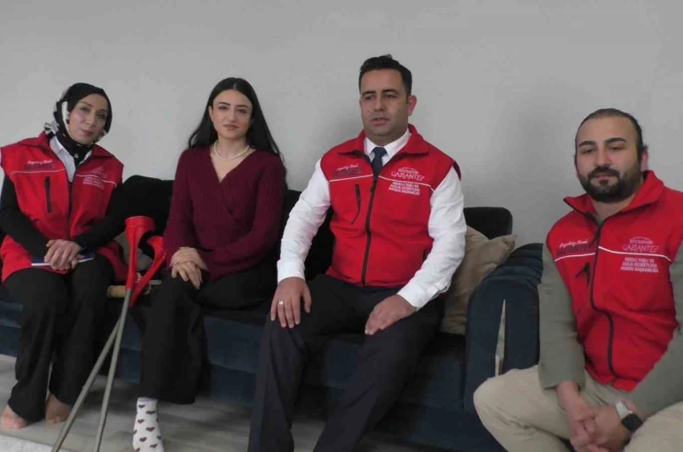 Protez bekleyen Tatvanlı Şevin’e Fatma Şahin’den destek