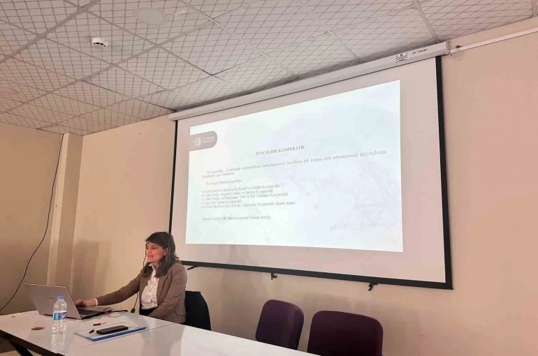 Pülümür’de kadınlara kooperatifçilik eğitimi verildi 