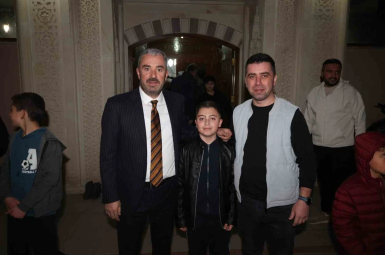 Pursaklar Belediyesi’nden Kadir Gecesi’nde gönülleri ısıtan sürpriz 