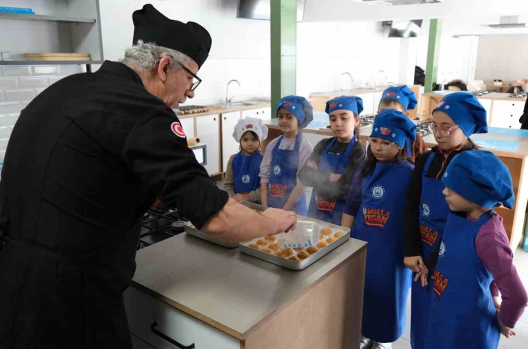 Ramazan tatlıları minik şeflerden 