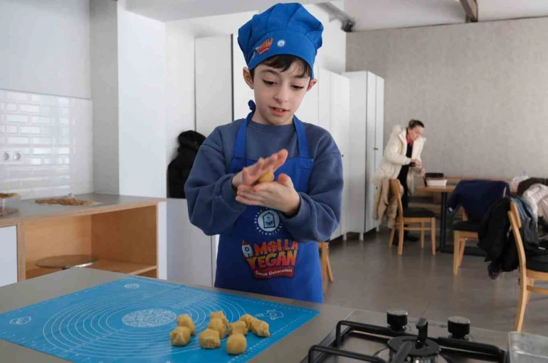 Ramazan tatlıları minik şeflerden 