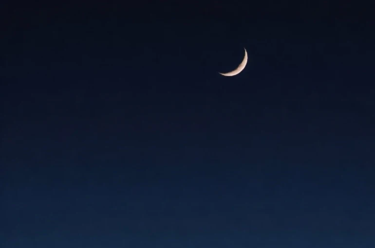 Ramazan’ın ilk iftarında Tekirdağ semalarında hilal güzelliği 