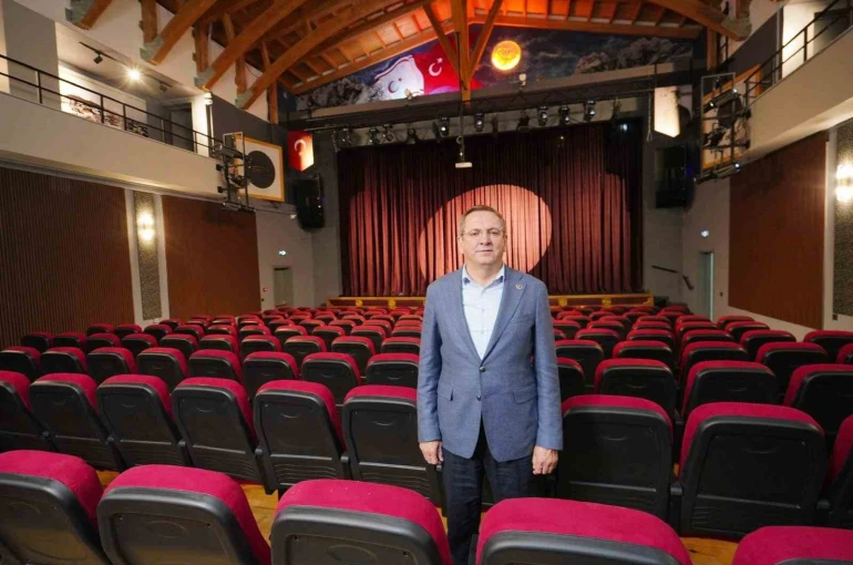 Rauf Denktaş Kültür Merkezi Perdelerini açıyor