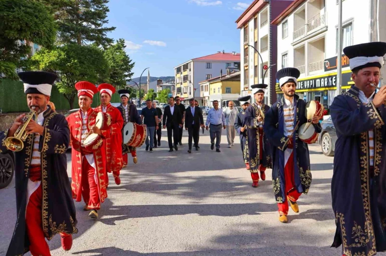 Refahiye’de 19. Bal Festivali coşkusu