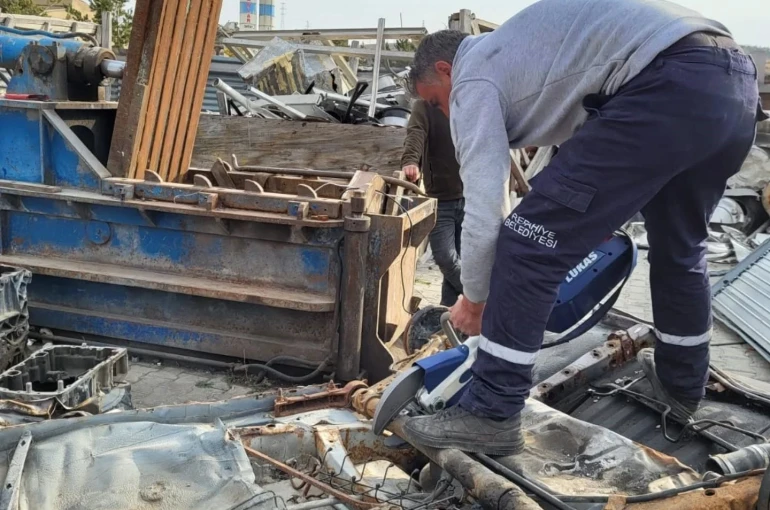 Refahiye’de itfaiye personeline trafik kazalarına müdahale eğitimi 