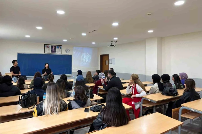 Reklamcılıkta analitik düşünmenin önemi SUBÜ’de konuşuldu 