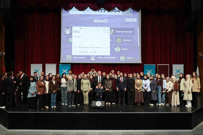 Rektör Hacımüftüoğlu İhtisas Akademiye katıldı 