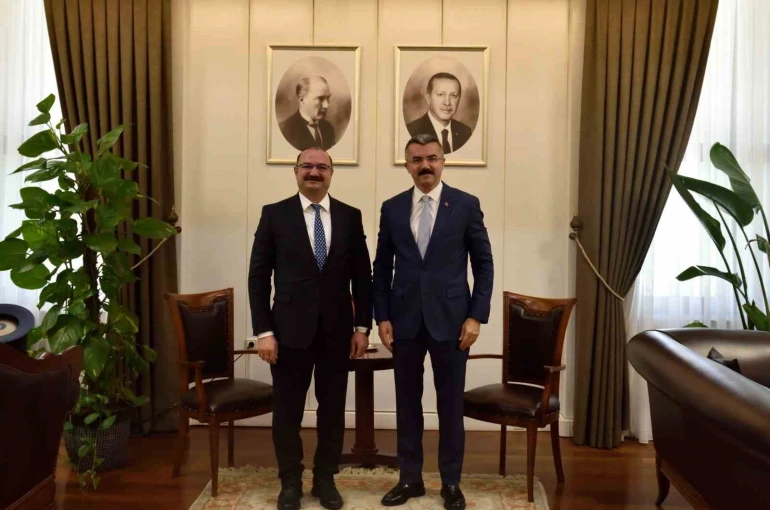 Rektör Hacımüftüoğlu’ndan MGK Genel Sekreteri Okay Memiş’e ziyaret
