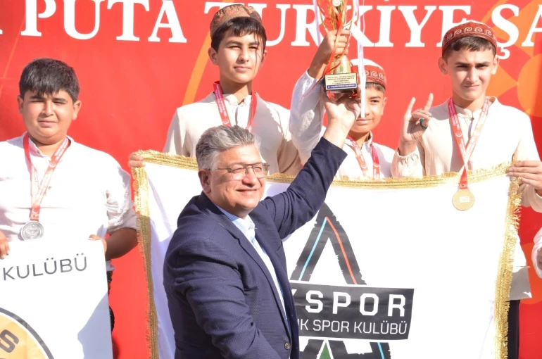 Rektör Kızıltoprak: "Geleneksel Türk okçuluğu geleceğe taşınan bir medeniyet mirasıdır" 
