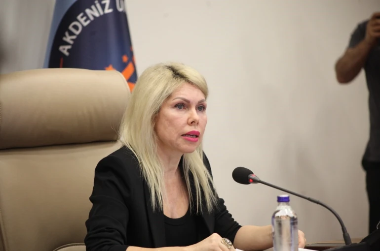 Rektör Özkan: "Bir üniversite içinde bulunduğu şehirle nefes alır" 
