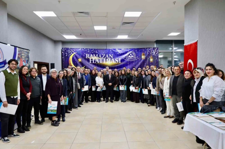 Rektör Prof. Dr. Altun; çeşitli alanlarda ödül alan akademisyenlerle bir araya geldi 