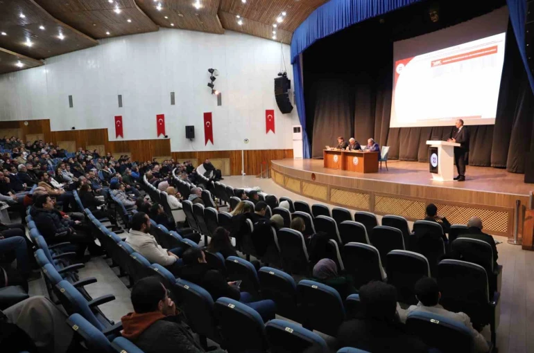 Rektör Prof. Dr. Göktaş, akademik personelle bir araya geldi 