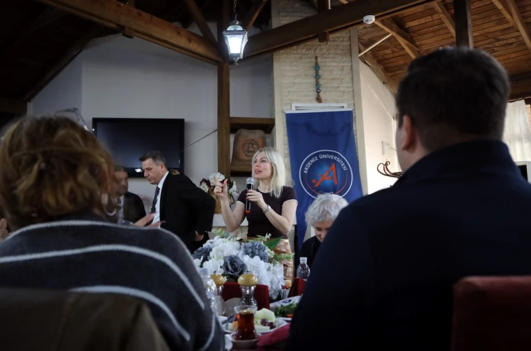 Rektör Prof. Dr. Özkan: "Öğrencilerimizi sadece üniversitenin bir parçası olarak değil, bu kurumun nefesi, enerjisi ve geleceği olarak görüyorum" 