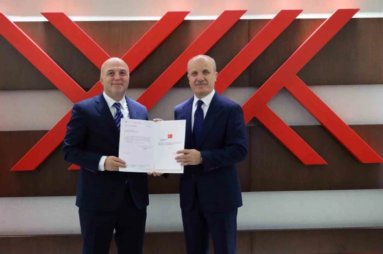 Rektör Ulusoy, mazbatasını YÖK Başkanı Prof. Dr. Erol Özvar’dan aldı