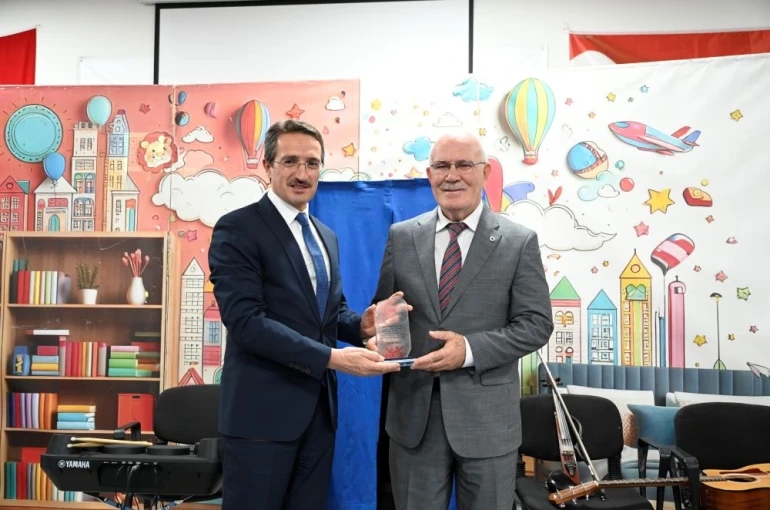 Renkli Düşler Duvar Projesi çocukların hayatına renk kattı 