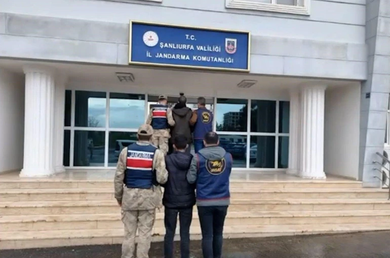 Resmi belgede sahteciliğe 2 gözaltı 