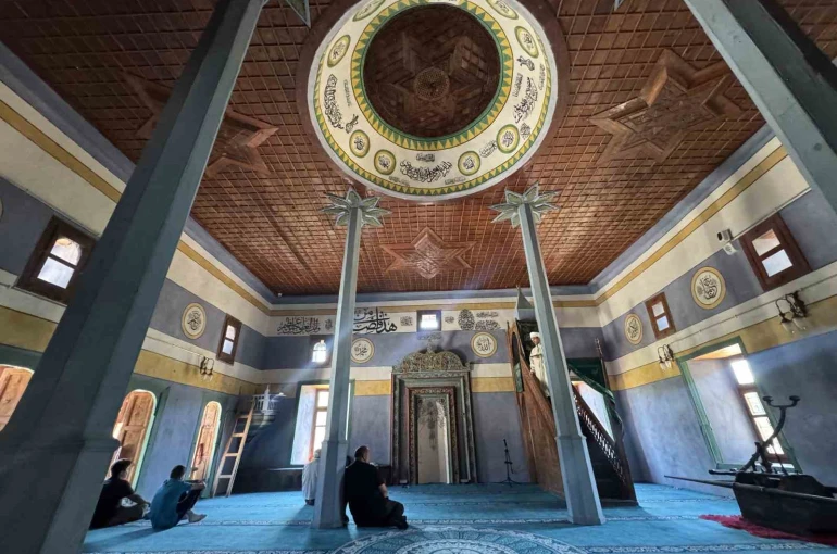 Restorasyonu tamamlanan tarihi Sarıhacılar Camisi emanet eserlerini bekliyor 