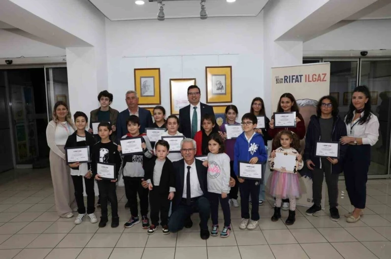 Rıfat Ilgaz’ın Öksüz Civciv’i çocukların karikatürlerinde hayat buldu 