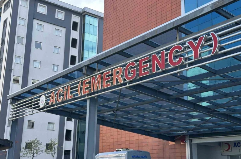 Rize’de 40 öğrenci yedikleri yemekten zehirlenerek hastaneye kaldırıldı 