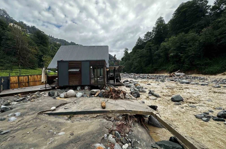 Rize’nin Ardeşen ilçesinin Tunca Beldesi selden zarar gören yerleşim yerleri arasında yer aldı