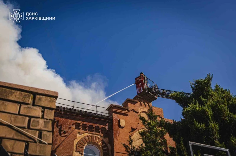 Rusya, Ukrayna’da üniversite binasını vurdu