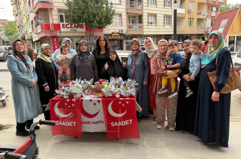 Saadet’in Anneler Günü buluşmasına yoğun ilgi 