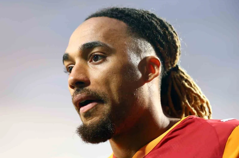 Sacha Boey, Galatasaray ile 100. resmi maçına çıktı 
