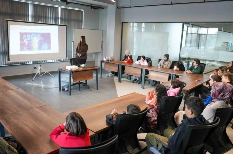 Sadece film izlemediler, duygularını keşfettiler 