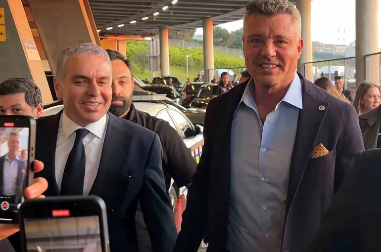 Sadettin Saran, derbi için stada geldi 