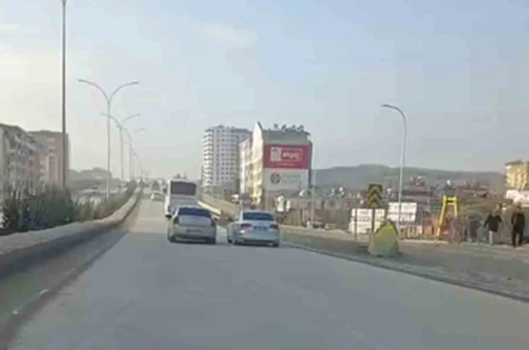 Sağdan sollama yaparak yürekleri ağza getiren sürücüye ceza