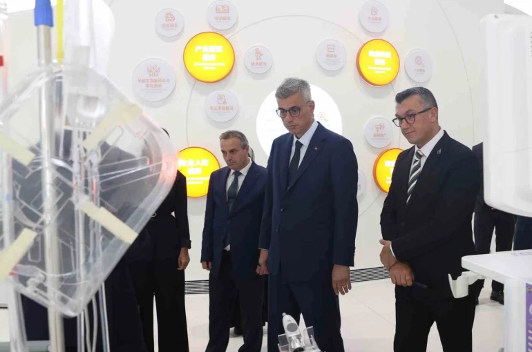 Sağlık Bakanı Memişoğlu: "Türkiye, bilimiyle dünyaya örnek olan bir ülke haline gelmiş durumda" 