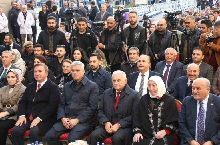 Sağlık Bakanı Memişoğlu: "Türkiye, sağlıkta bölgesinin güven veren ülkesi hâline geldi" 