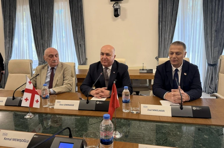 Sağlık Bakanı Memişoğlu, USHAŞ ile Gürcistan Sağlık Bakanlığı Arasında İşbirliği Mutabakat Zaptı imza törenine katıldı