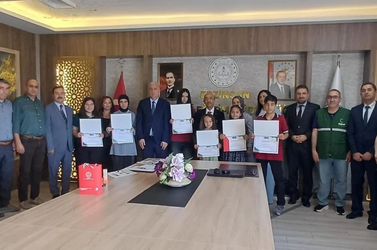 Sağlıklı Nesil Sağlıklı Gelecek Yarışması’nda dereceye giren öğrenciler ödüllendirildi