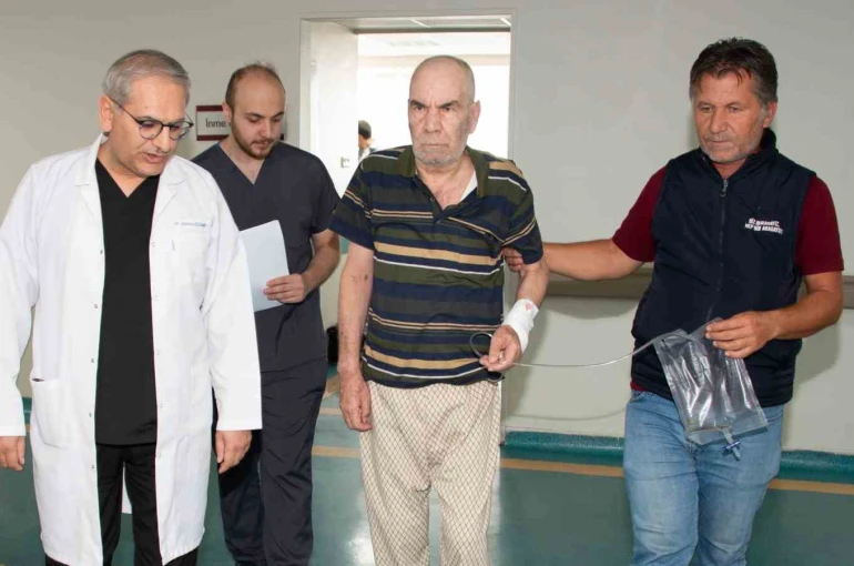 Şah damarları tıkalıydı, Selçuk Üniversitesi Tıp Fakültesinde sağlığına kavuştu 